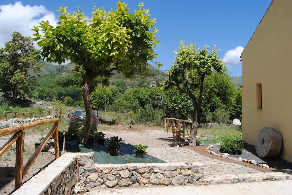 Il Giardino Di Julia B&B Tortora Exterior photo