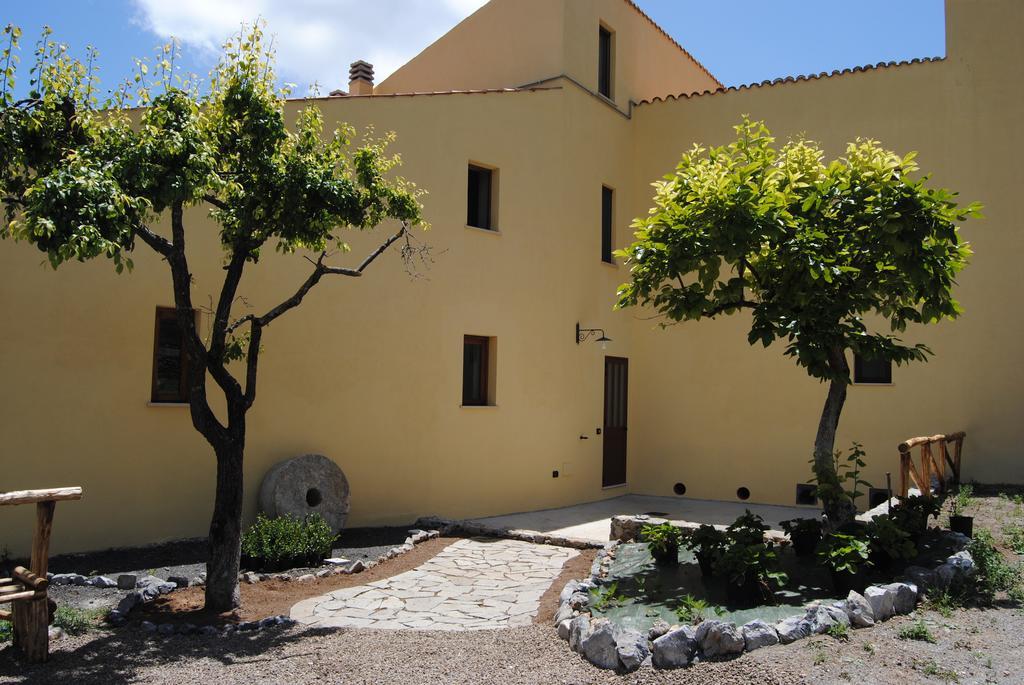 Il Giardino Di Julia B&B Tortora Exterior photo